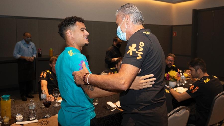 Philippe Coutinho e Tite no hotel da seleção brasileira, em São Paulo - Lucas Figueiredo/CBF