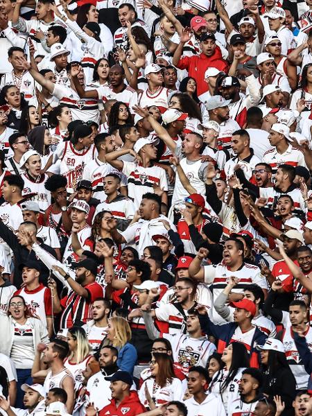 Torcida do São Paulo durante partida contra o América-MG no estádio Morumbi 