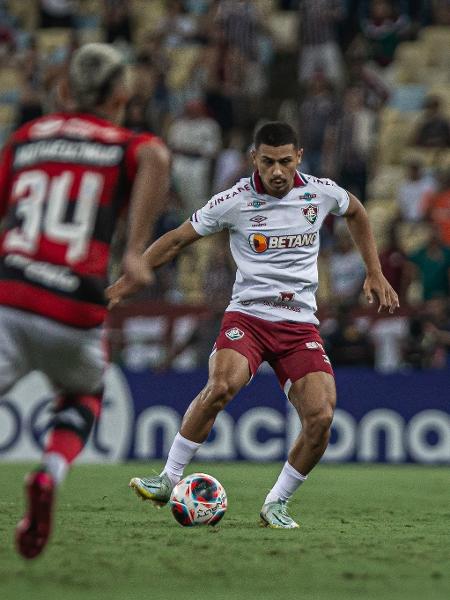 André domina bola em jogo entre Fluminense e Flamengo - Marcelo Gonçalves/Fluminense FC