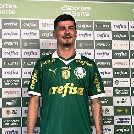 Rômulo em sua apresentação no Palmeiras