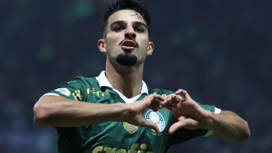 Flaco López comemora gol em partida contra o Cruzeiro pelo Campeonato Brasileiro