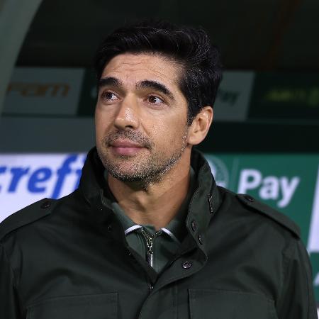 Abel Ferreira, técnico do Palmeiras, durante jogo contra o Grêmio pelo Brasileirão