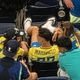 Sele&ccedil;&atilde;o quebra protocolo e comemora virada com familiares na arquibancada