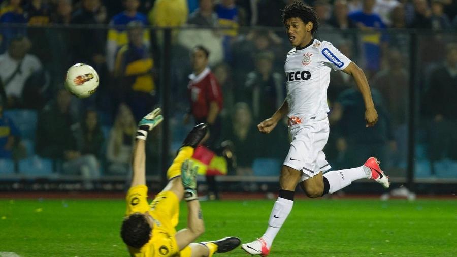 Romarinho faz o gol de empate durante a partida entre Boca Juniors x Corinthians na final da Libertadores de 2012 - Daniel Augusto Jr.