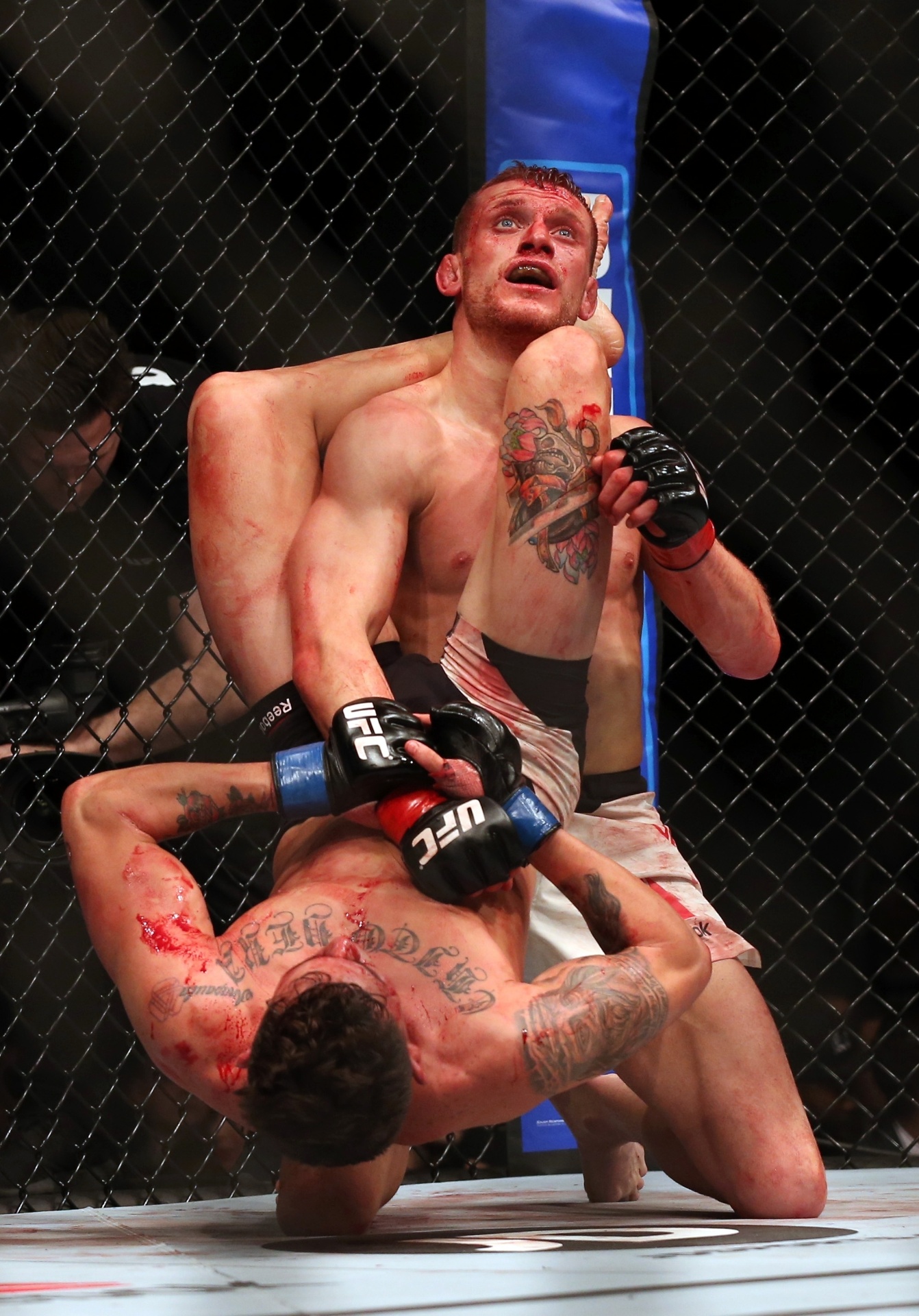 Equatoriano Marlon Vera tenta encaixar finalização no inglês Davey Grant - Matthew Childs / REUTERS