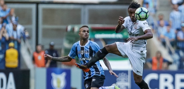 Paulo Roberto atuou contra o Grêmio e deu a assistência para gol de Jadson - Rodrigo Gazzanel/Ag.Corinthians
