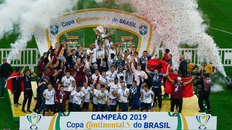Athletico-PR ergue taça da Copa do Brasil: não estava no Clube dos 13, mas o status mudou - Jeferson Guareze/AGIF
