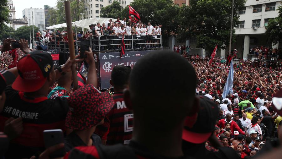Flamengo foi campeão brasileiro com quatro rodadas de antecedência e sem entrar em campo neste domingo (24) - Ricardo Moraes/Reuters