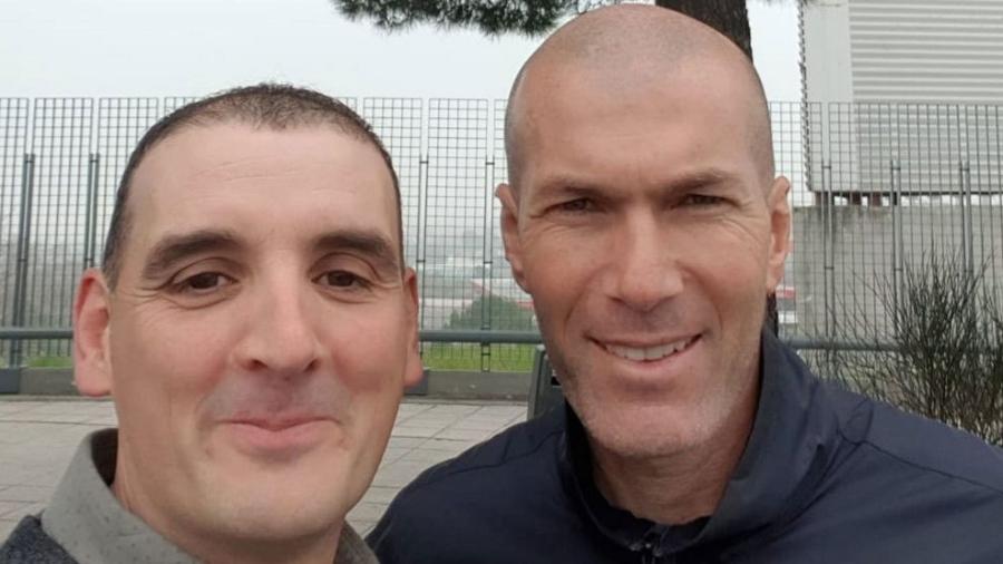 Zinedine Zidane e Ignacio Fernández após acidente de carro - Reprodução / Twitter