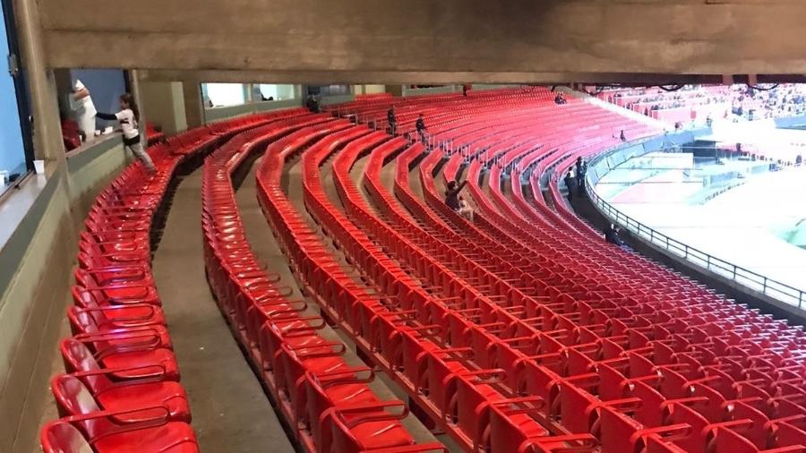 Lugares vazios no estádio do Morumbi na semifinal da Copa do Brasil - Thiago Braga / UOL Esporte