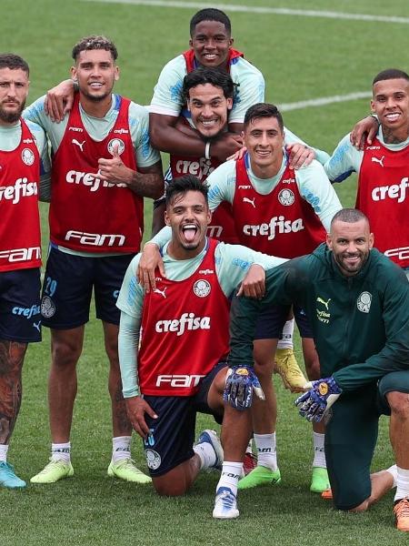 Jogadores do Palmeiras durante treino; detalhe para Endrick e Gustavo Gómez - CESAR GRECO