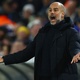 Guardiola chuta copo de água na direção do banco do Leeds