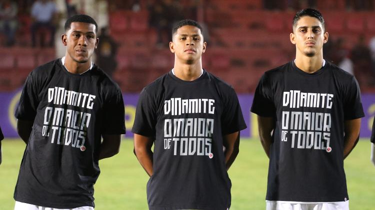 Jogadores do Vasco com camisa em homenagem a Roberto Dinamite na Copinha - LUCIANO CLAUDINO/CÓDIGO19/ESTADÃO CONTEÚDO - LUCIANO CLAUDINO/CÓDIGO19/ESTADÃO CONTEÚDO