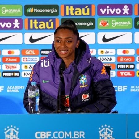 Kerolin, em coletiva de imprensa, durante a Copa do Mundo Feminina