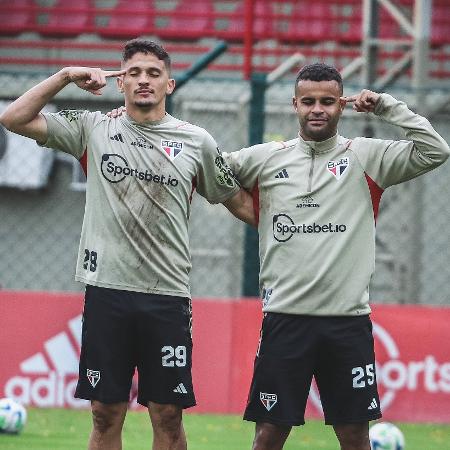 Alisson e Pablo Maia durante treinamento do São Paulo no CT da Barra Funda