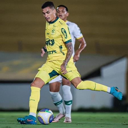 Henri, zagueiro de 22 anos, está emprestado pelo Palmeiras ao Mirassol até o fim da temporada