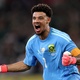 Goleiro sul-africano dedica vit&oacute;ria na Copa a t&eacute;cnico: 'Merece uma est&aacute;tua'