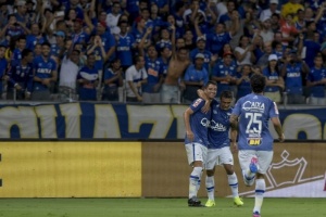 Thiago Neves lamenta pênalti, mas considera assistências em gols contra