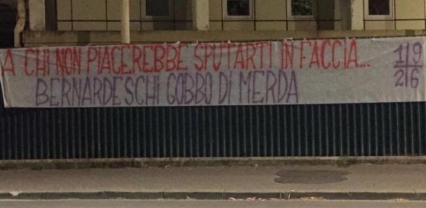 Faixa da torcida da Fiorentina em protesto contra Federico Bernardeschi  - Reprodução/Twitter/@Adz77