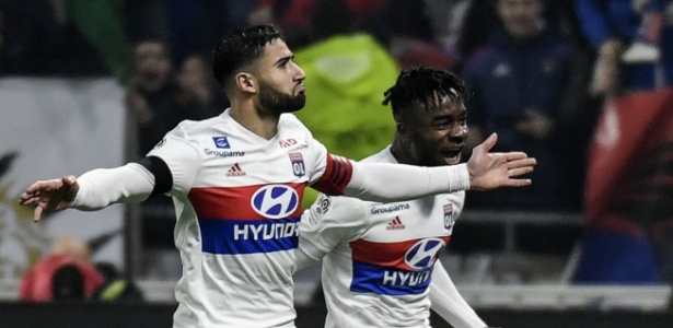O meia-atacante Nabil Fekir durante um jogo do Lyon - AFP
