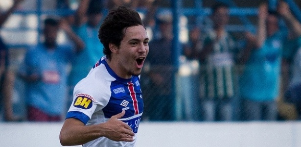 Maurício foi autor de um dos gols do Cruzeiro no estádio Bento de Abreu - Gustavo Aleixo/Cruzeiro