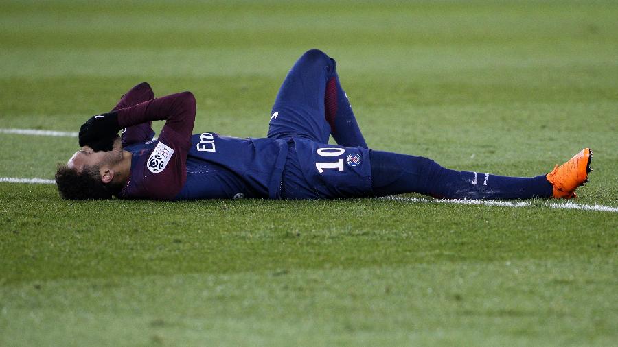 Neymar sofre contusão no jogo entre Paris Saint-Germain e Marseille pela liga francesa em 25 de fevereiro de 2019 - Geoffroy Van Der Hasselt/AFP