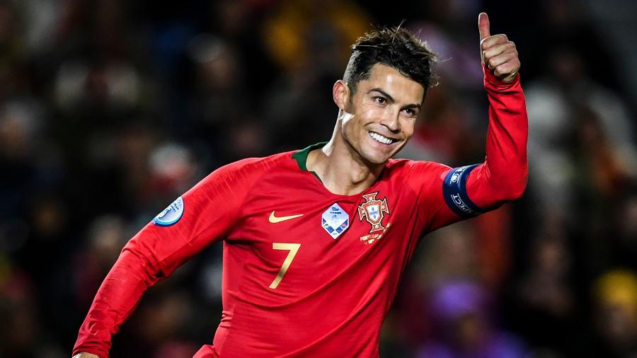 Cristiano Ronaldo durante jogo entre Portugal e Lituânia pelas Eliminatórias da Eurocopa - PATRICIA DE MELO MOREIRA / AFP