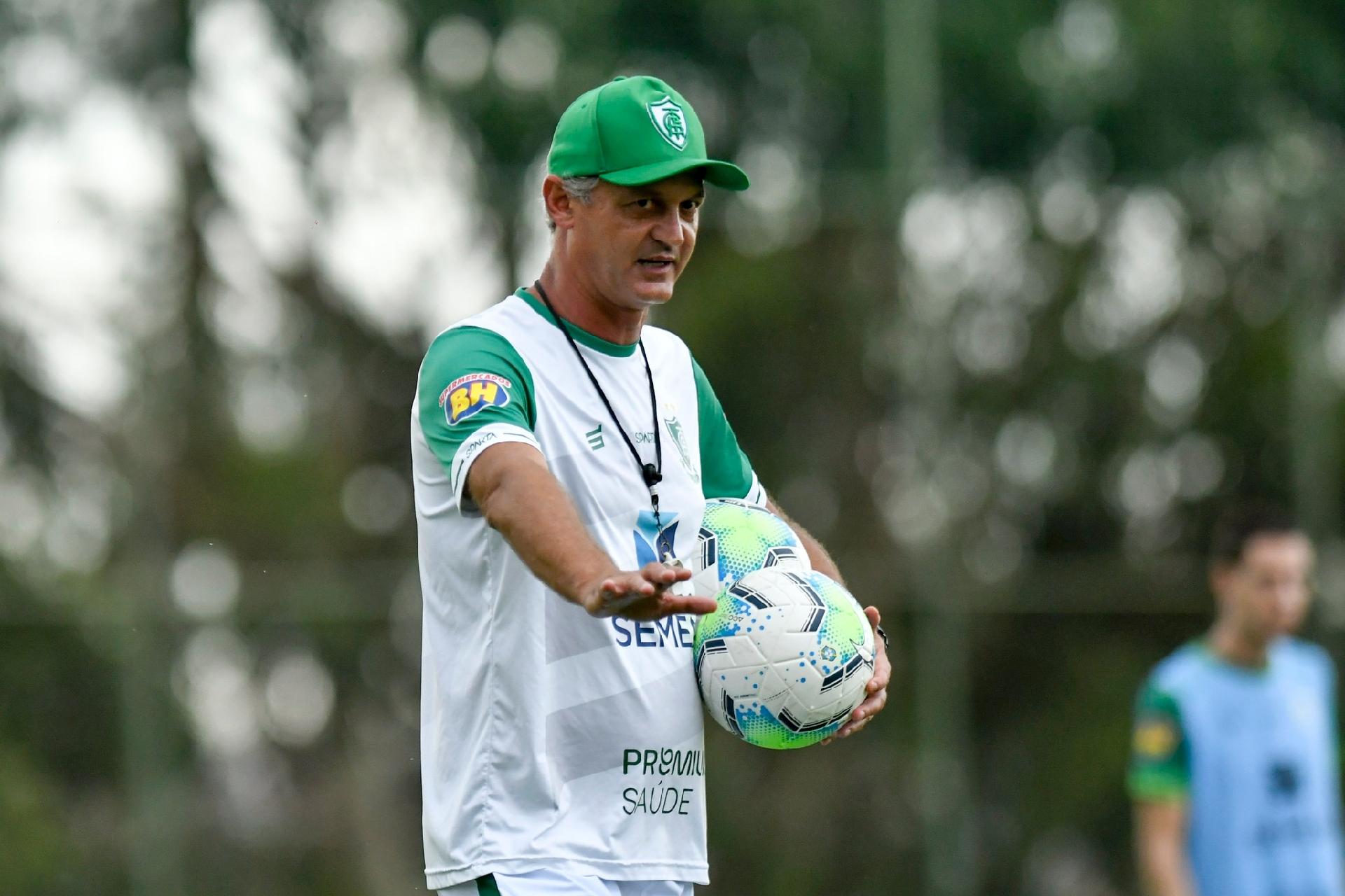 Lisca agradece torcedores do Corinthians por votos em enquete: 
