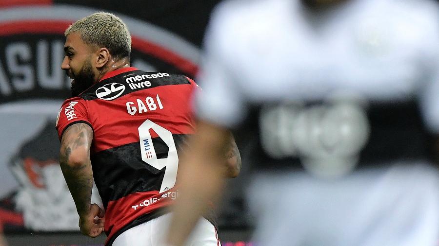 Gabigol comemora um de seus dois gols contra o Olimpia, pela Libertadores - Staff Images / CONMEBOL