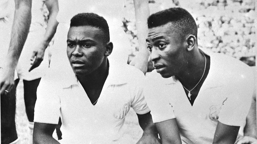 Coutinho e Pelé, ídolos do Santos, em foto de janeiro de 1961