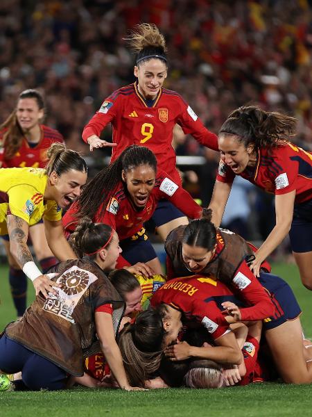 Jogadoras da Espanha comemoram conquista da Copa do Mundo feminina