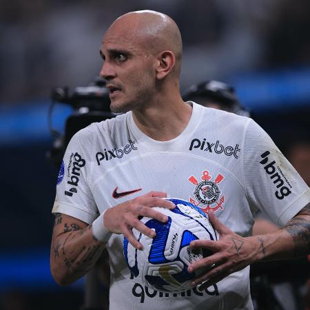 Fabio Santos, lateral do Corinthians, no jogo contra o Fortaleza, pela Sul-Americana