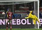 Herói do Flamengo, Rossi vê prestígio aumentar com serenidade e foco - AIZAR RALDES / AFP