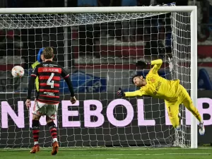 Rossi garante a vaga de um Flamengo armado covardemente por Tite