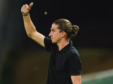 Filipe Luís não quer que Flamengo relaxe e revela jogadores com virose