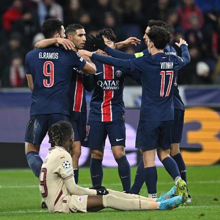 Gonçalo Ramos comemora gol marcado pelo PSG contra o RB Salzburg na Champions League - Daniel Kopatsch - UEFA/UEFA via Getty Images