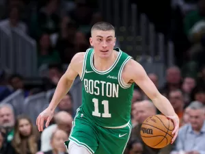 Pritchard marca 27 pontos, Celtics superam Pistons e alcançam a 20ª vitória na NBA