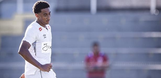 Santos pode lucrar R$ 20 milhões com atacante que nem subiu ao profissional