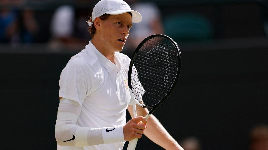 Jannik Sinner nas quartas de final de Wimbledon em 2025 Jannik Sinner nas quartas de final de Wimbledon em 2025