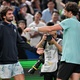 Algoz de Djokovic encontrará primo em final improvável em Xangai - Hector RETAMAL / AFP