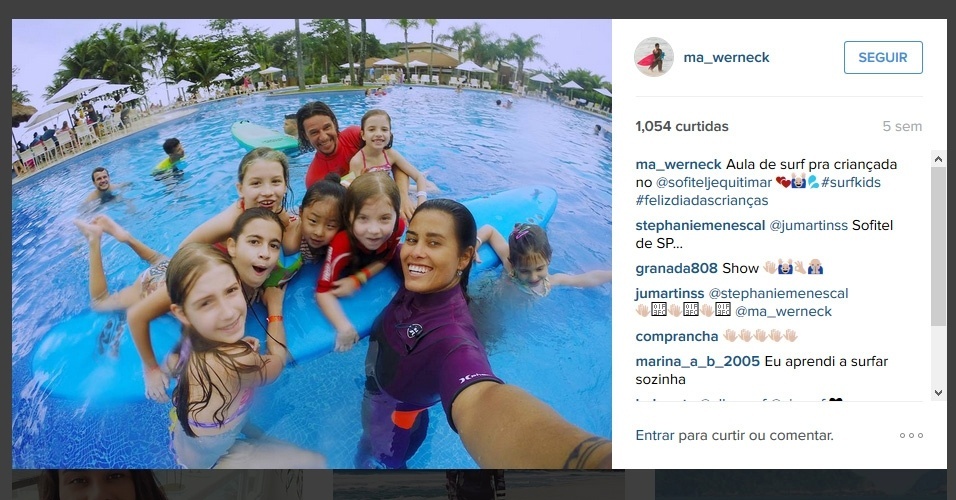 Marina Werneck é surfista profissional e madrinha de projeto social do Instituto Neymar Jr.