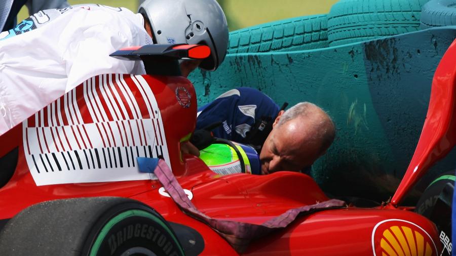 Felipe Massa sofre grave acidente na classificação do GP da Hungria de 2009 -  Paul Gilham/Getty Images