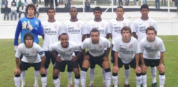 Igor foi capitão na base. Na foto também estão Marquinhos (PSG) e Hyoran (Palmeiras) - Acervo pessoal