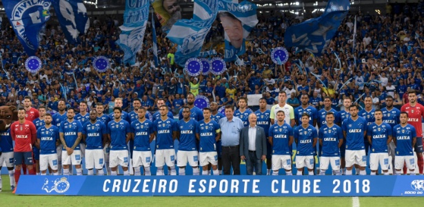 Erro fez com que alguns jogadores do Cruzeiro utilizassem camisas diferentes contra o Tupi - Washington Alves/Light Press/Cruzeiro