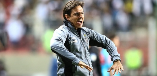 Thiago Larghi, técnico do Atlético-MG, quer um zagueiro mais experiente para a sequência do Brasileirão - Bruno Cantini/Atlético-MG