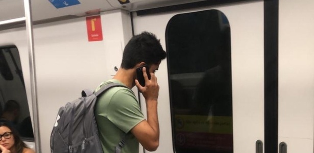 Igor Julião no vagão do metrô após a vitória do Fluminense - Reprodução / Twitter