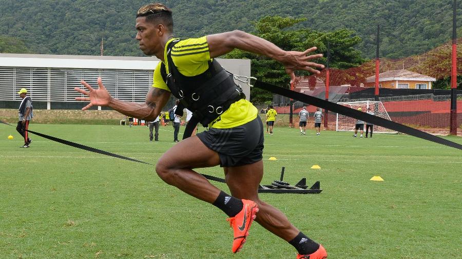 Orlando Berrío se machucou mais uma vez no Flamengo e ficará fora por pelo menos um mês - Alexandre Vidal/Flamengo