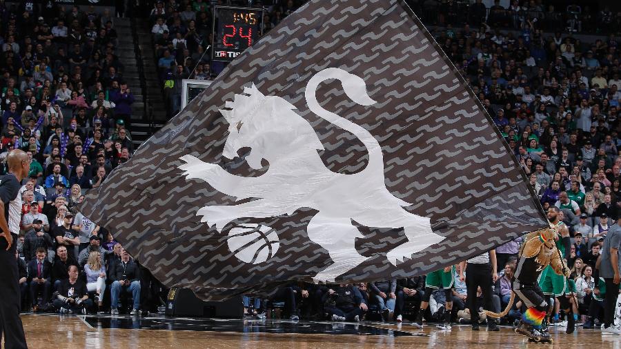 Bandeira do Sacramento Kings -  Rocky Widner/Getty Images
