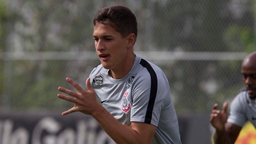 Mateus Vital, meia do Corinthians, está recuperado de amigdalite e pode reforçar o Timão quarta-feira - Daniel Augusto Jr./Agência Corinthians