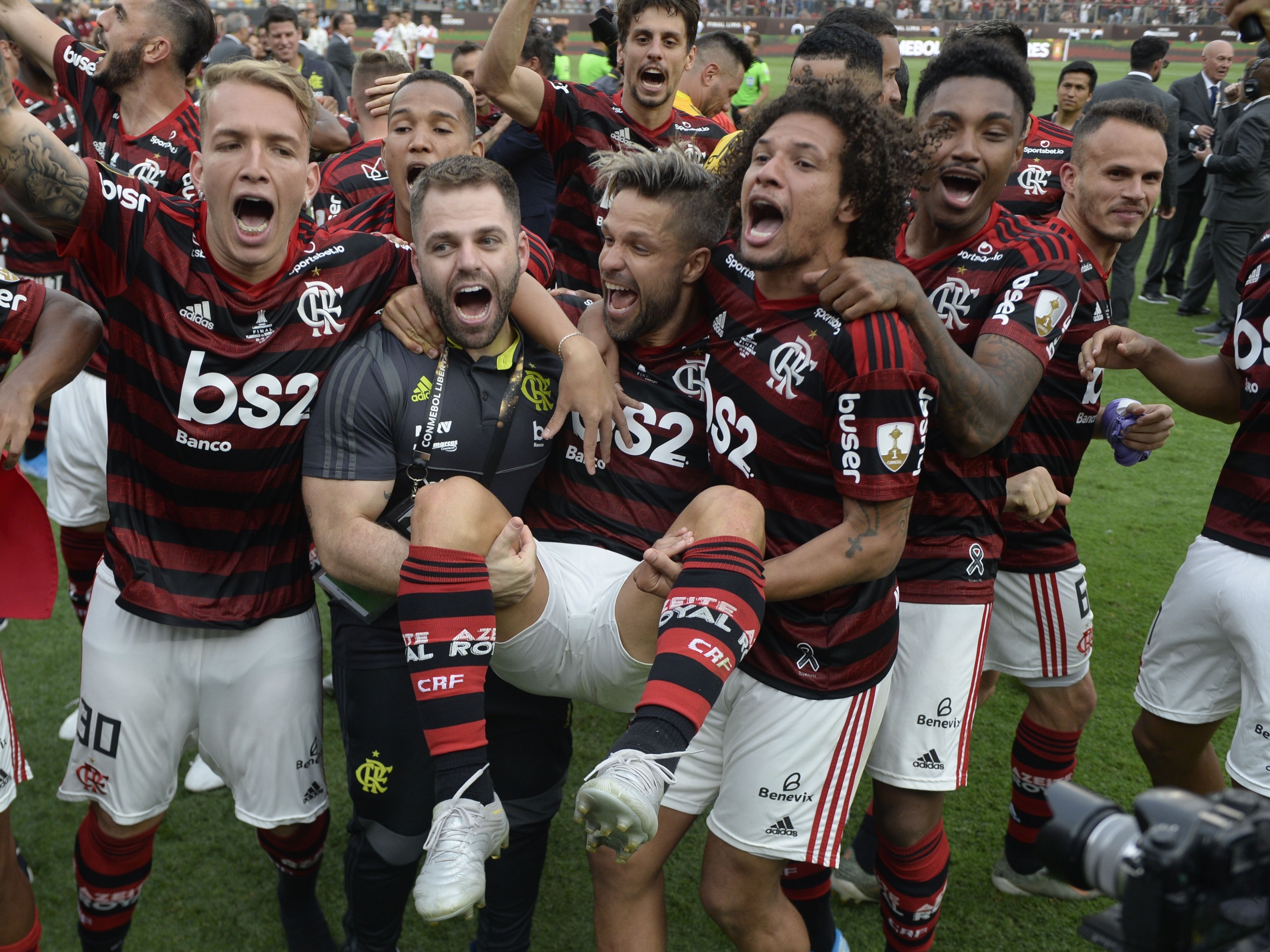 Sufoco e comemoração: veja os memes da classificação do Flamengo